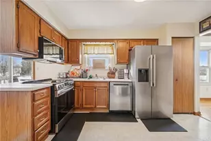 440 Shelbourne Dr, Pittsburgh, PA 15239 - Photo 11