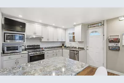 2419 Pioneer Ave, Pittsburgh, PA 15226 - Photo 3