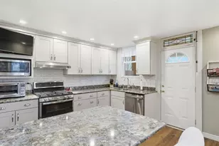 2419 Pioneer Ave, Pittsburgh, PA 15226 - Photo 3