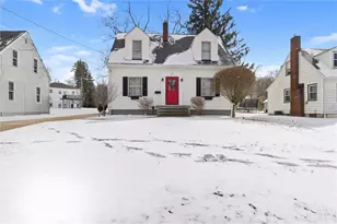 25 Capitol Ct, Farrell, PA 16121 - Photo 1