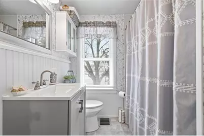 25 Capitol Ct, Farrell, PA 16121 - Photo 17