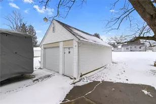 25 Capitol Ct, Farrell, PA 16121 - Photo 25