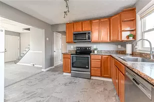 1711 Mercer St, Hopewell Township, PA 15001 - Photo 7