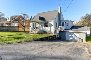 1711 Mercer St, Hopewell Township, PA 15001 - Photo 23