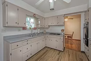 1 Westwood Dr, Hempfield Township, PA 15644 - Photo 9