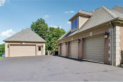 401 Blackstone Ln, Adams Township, PA 16046 - Photo 5