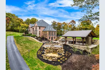 401 Blackstone Ln, Adams Township, PA 16046 - Photo 7