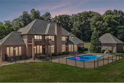 401 Blackstone Ln, Adams Township, PA 16046 - Photo 3