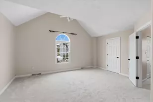 2643 Hunters Point Dr, Pittsburgh, PA 15090 - Photo 17