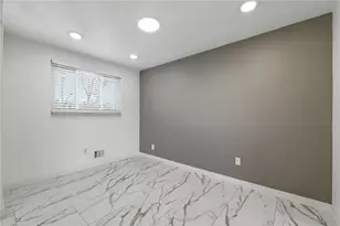 116 Lilmont Dr, Pittsburgh, PA 15218 - Photo 13