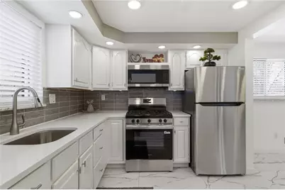 116 Lilmont Dr, Pittsburgh, PA 15218 - Photo 9