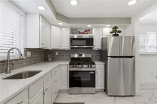 116 Lilmont Dr, Pittsburgh, PA 15218 - Photo 9