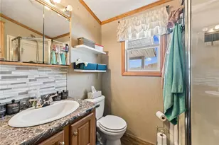 300 Clubhouse Dr, Donegal, PA 15628 - Photo 9