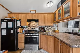 300 Clubhouse Dr, Donegal, PA 15628 - Photo 7