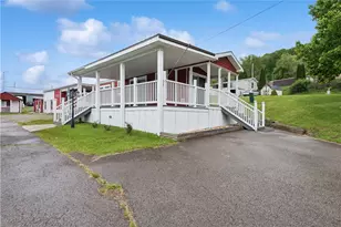 300 Clubhouse Dr, Donegal, PA 15628 - Photo 1
