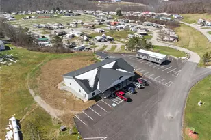 300 Clubhouse Dr, Donegal, PA 15628 - Photo 23