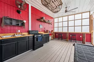 300 Clubhouse Dr, Donegal, PA 15628 - Photo 15