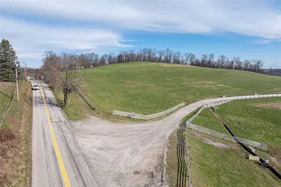 560 Old Hickory Ridge Rd, Chartiers, PA 15301 - Photo 9