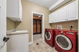 883 Hearthstone Cir, Hempfield Township, PA 15601 - Photo 23