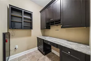 883 Hearthstone Cir, Hempfield Township, PA 15601 - Photo 7