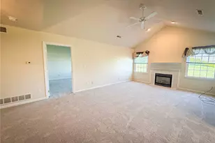 104 Wood Hawk Ln, Franklin Township, PA 16001 - Photo 7