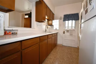 661 Margaret St, Pittsburgh, PA 15210 - Photo 11