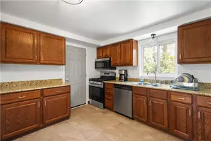 5579 Florida Ave, Bethel Park, PA 15102 - Photo 9