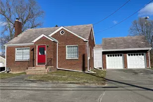 246 N Buhl Farm Dr, Hermitage, PA 16148 - Photo 1