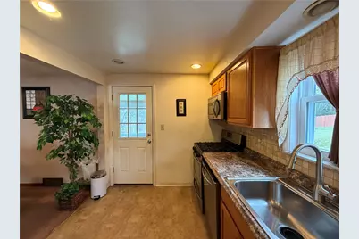 6 Hallmark Drive, Pittsburgh, PA 15235 - Photo 9