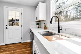 308 Edgewood Dr, Pittsburgh, PA 15145 - Photo 19