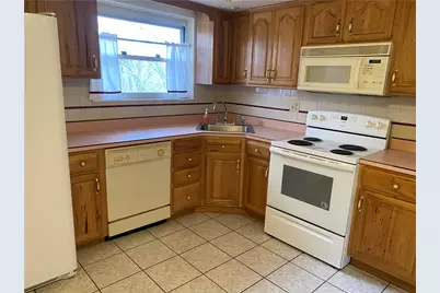 705 Redstone Dr, Pittsburgh, PA 15101 - Photo 3