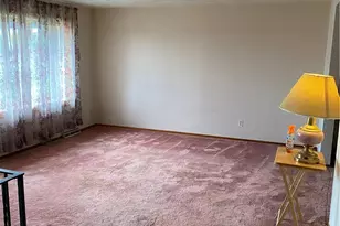 705 Redstone Dr, Pittsburgh, PA 15101 - Photo 9