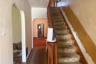 1046 Wallis Ave, Farrell, PA 16121 - Photo 1