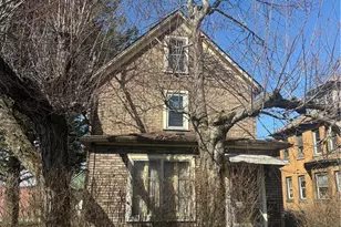 1046 Wallis Ave, Farrell, PA 16121 - Photo 1