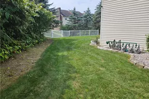 301 Malcolm Ct, Monroeville, PA 15146 - Photo 3