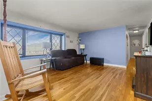 716 Redstone Dr, Pittsburgh, PA 15101 - Photo 3