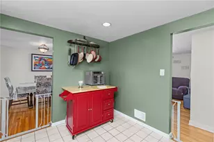 716 Redstone Dr, Pittsburgh, PA 15101 - Photo 9