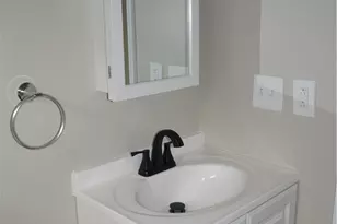 9 E Gaskill Ave, Jeannette, PA 15644 - Photo 19