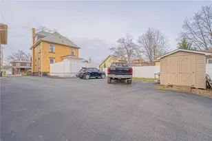 418 Boyles Ave, New Castle, PA 16101 - Photo 9