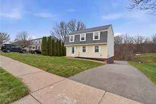 303 Macnab Dr, Moon/Crescent Twp, PA 15108 - Photo 3