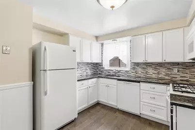 303 Macnab Dr, Moon/Crescent Twp, PA 15108 - Photo 9