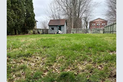 802 Wallis Ave, Farrell, PA 16121 - Photo 3