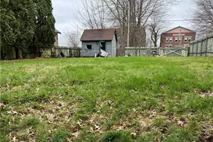 802 Wallis Ave, Farrell, PA 16121 - Photo 3