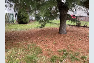 802 Wallis Ave, Farrell, PA 16121 - Photo 3