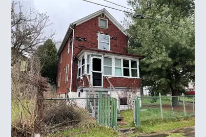 802 Wallis Ave, Farrell, PA 16121 - Photo 1