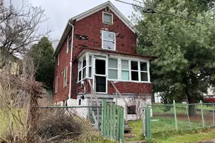 802 Wallis Ave, Farrell, PA 16121 - Photo 1