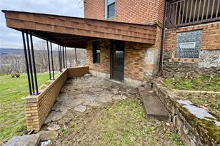 1119 Hancock Ave, Allegheny Township, PA 15690 - Photo 21