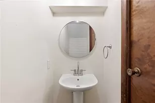 8225 E Van Buren Dr, Pittsburgh, PA 15237 - Photo 25