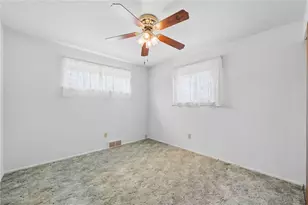 525 New Market Dr, Hempfield Township, PA 15601 - Photo 17