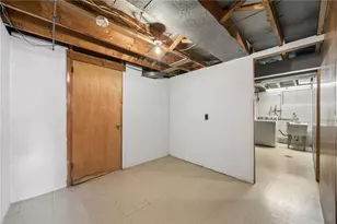 525 New Market Dr, Hempfield Township, PA 15601 - Photo 25